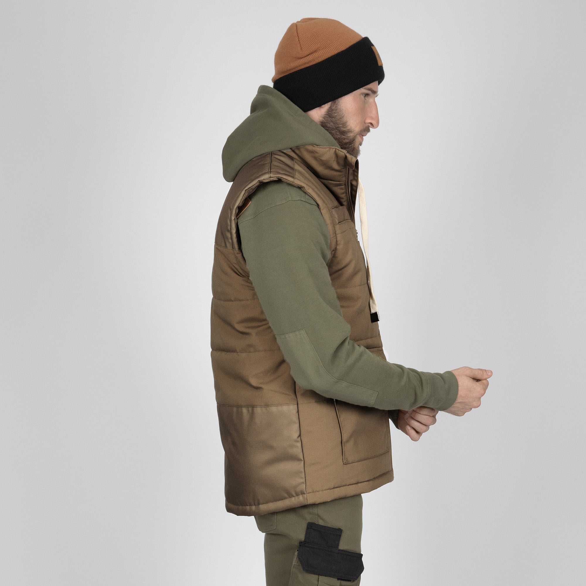 NOAH - SLEEVELESS WORK DOWN JACKET - 1097 | camel